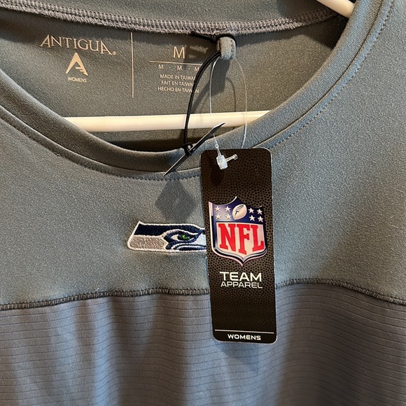 Seattle Seahawks Long Sleeve - Picture 4 of 4